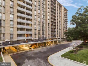 Building Photo - 4600 S Four Mile Run Dr