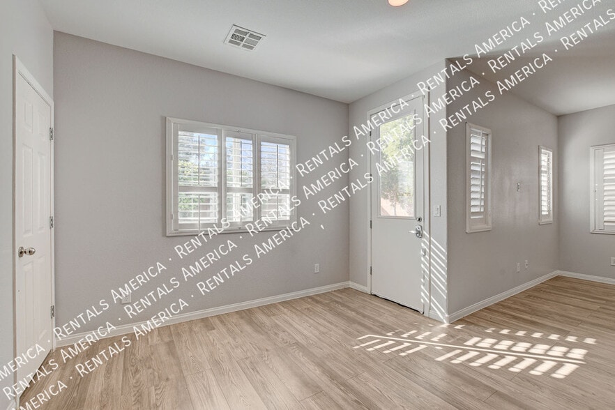 Building Photo - 8271 Southern Cross Ave