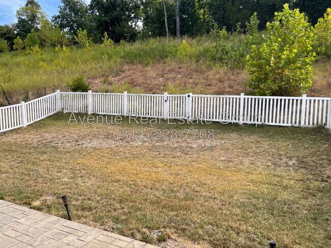 Building Photo - 948 Meramec Grove Dr
