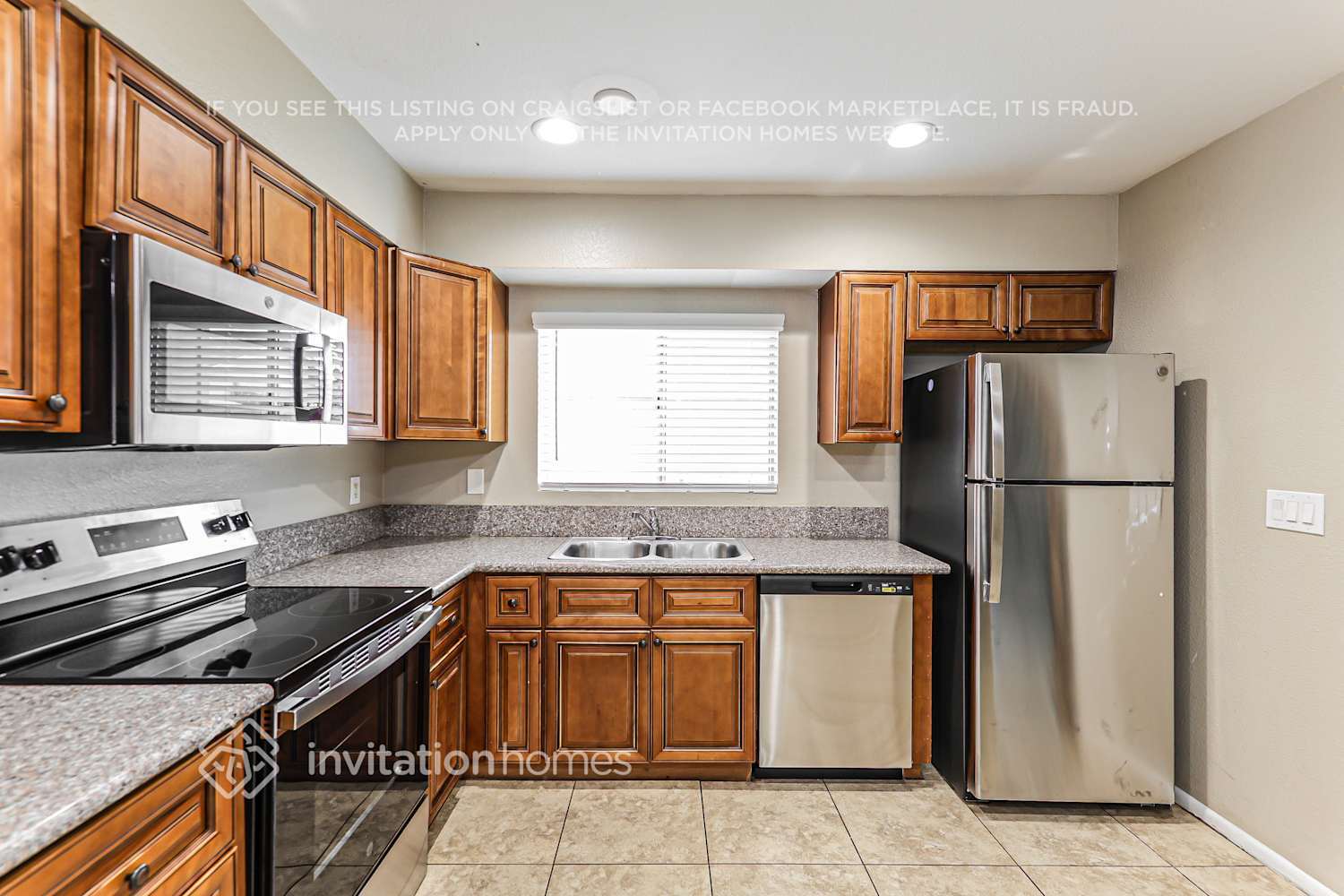 Building Photo - 4424 W Caron St