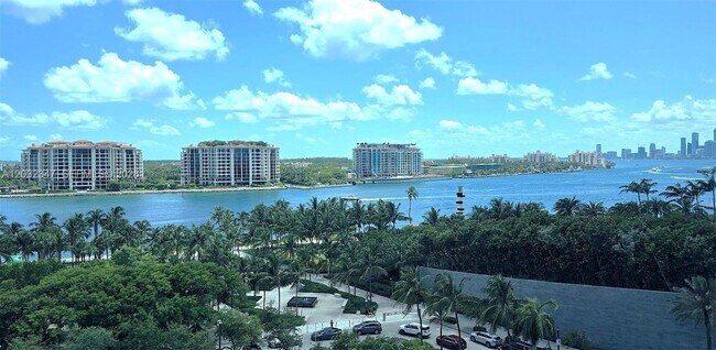 Building Photo - 300 South Pointe Dr