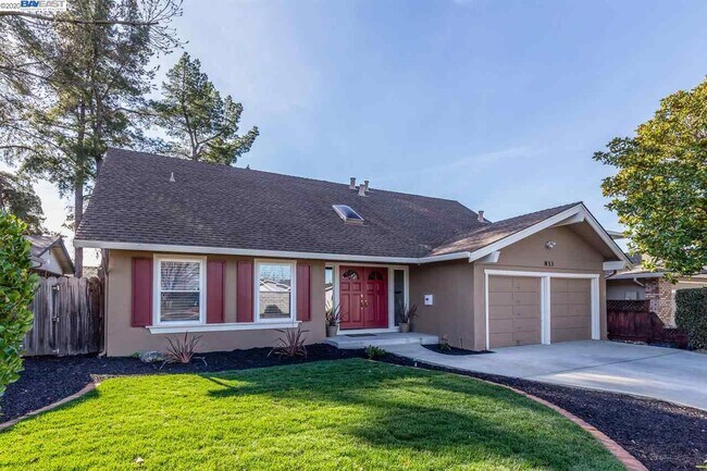 Building Photo - 833 Catalina Dr