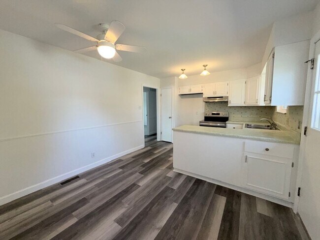 Building Photo - Spacious 5BR / 2BA in Manchester For Rent