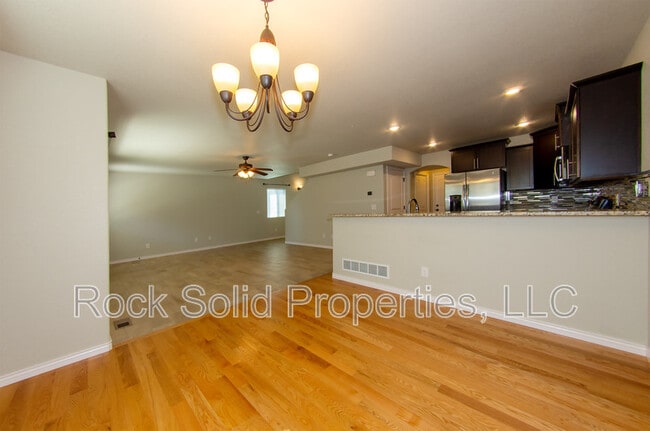 Building Photo - 1031 Old Town Ln