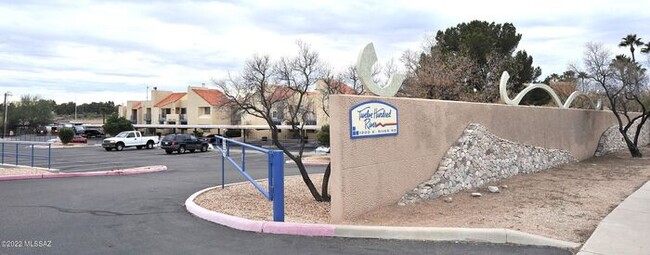 Building Photo - Foothills Condo!