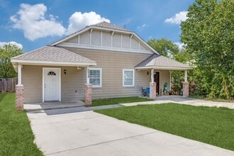 Building Photo - 3518 8th Ave