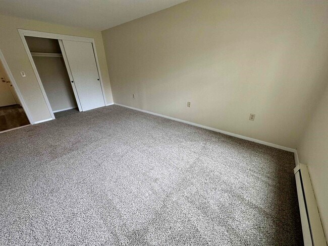 Building Photo - 99 Powers St