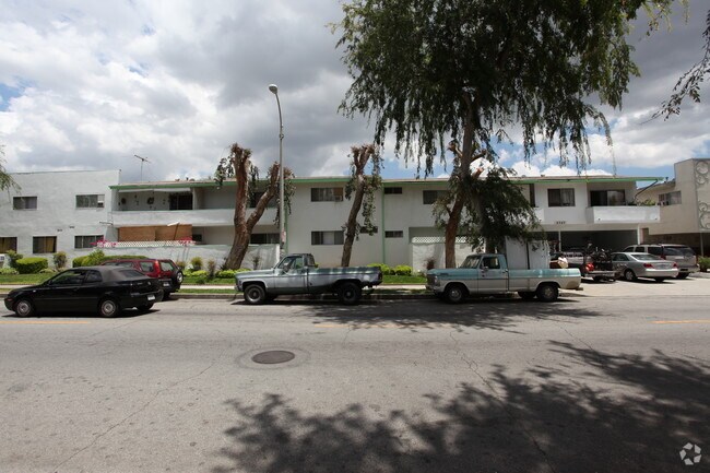 Building Photo - Owensmouth Garden Apartments