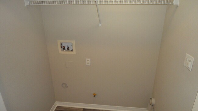Building Photo - 33 Bonsall