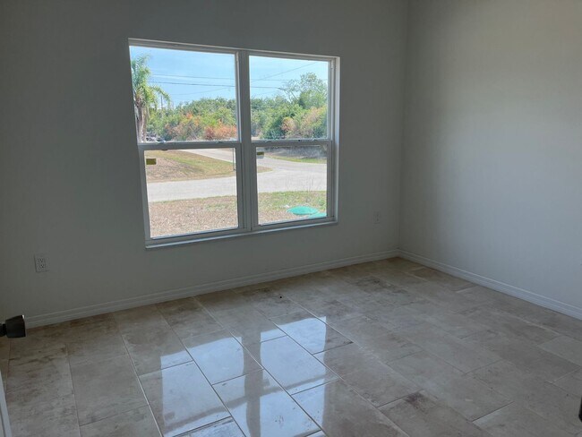 Building Photo - ASK US HOW TO GET FREE RENT!!-Brand New Co...