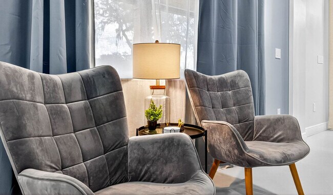 Building Photo - 319 Brentwood Dr