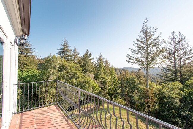 Building Photo - Beautiful Los Gatos Mountain Estate Retreat