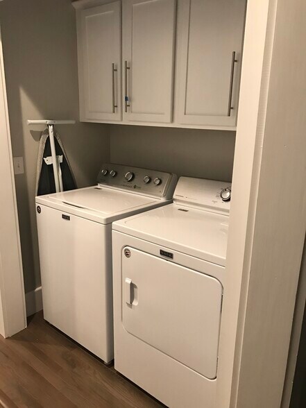 Washer/dryer - 737 Jenkins Ave