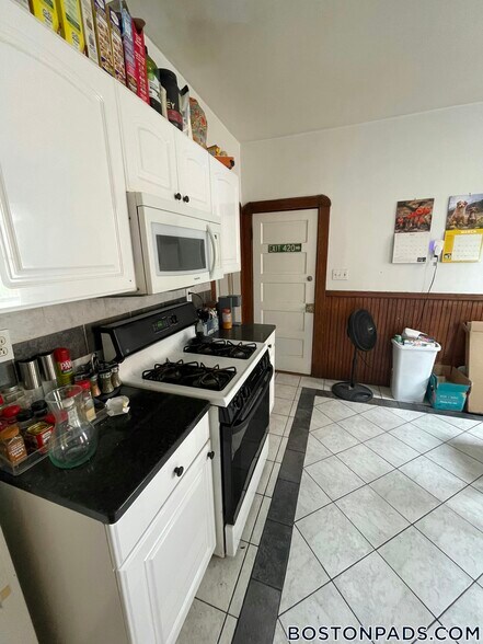 Building Photo - 4 Litchfield St