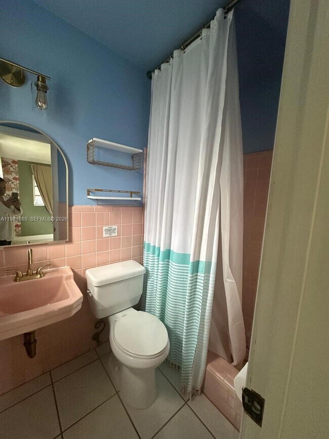 Building Photo - 6443 Perry St