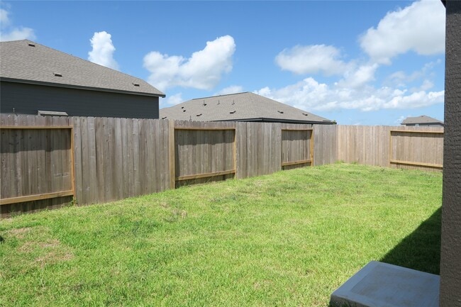 Building Photo - 921 Woodhaven Lks Dr