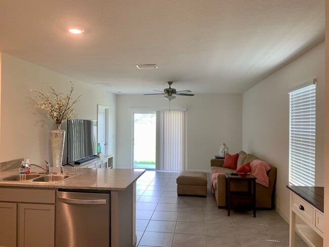 Building Photo - 33997 Jasper Stone Dr