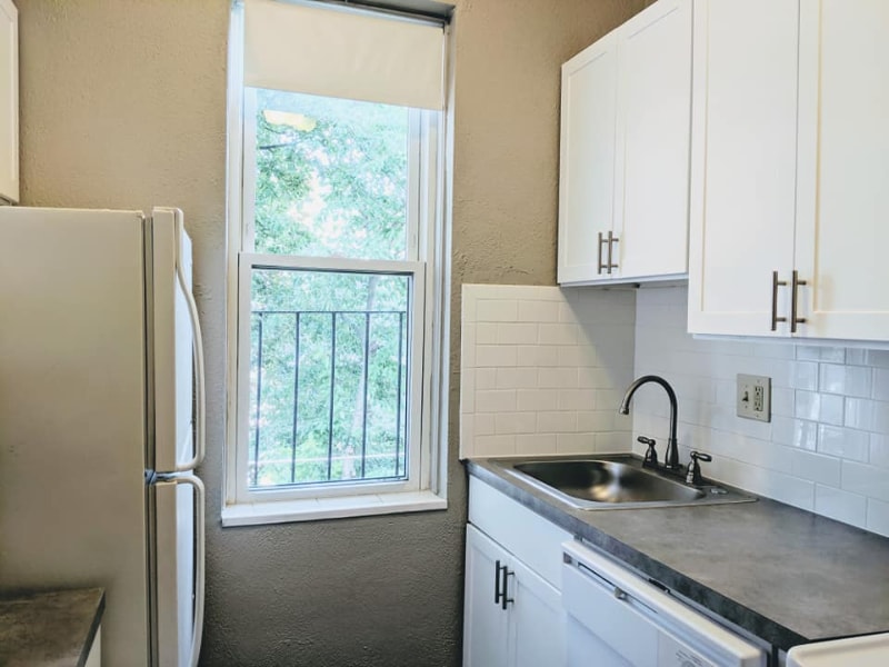 Building Photo - 1862 Beacon St