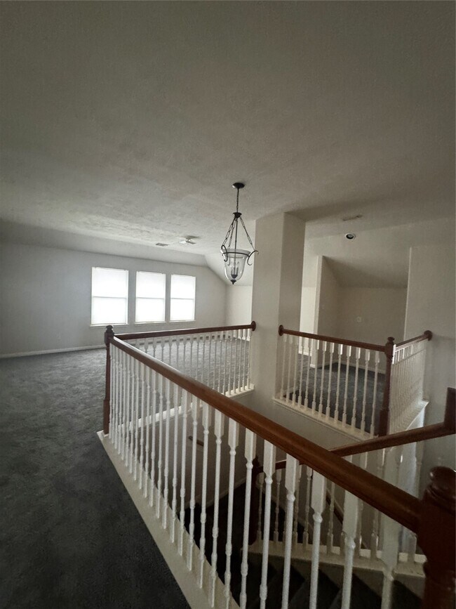 Building Photo - 7503 Boxwood Ridge Ln