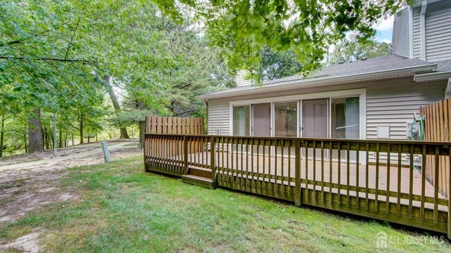 Building Photo - 267 Constitution Cir