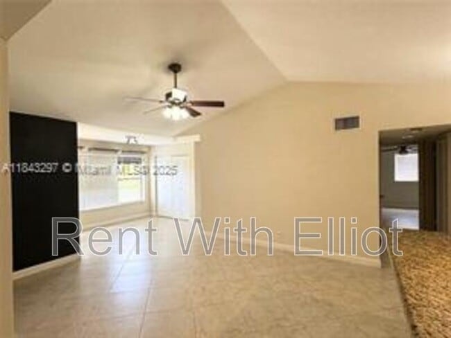 Building Photo - 2926 S University Dr