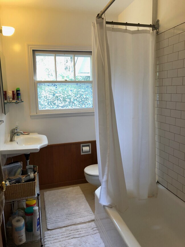 Bathroom - 820 Palo Alto Ave