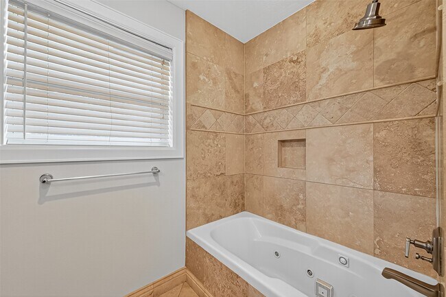 Primary Photo - 7223 Alderney Dr