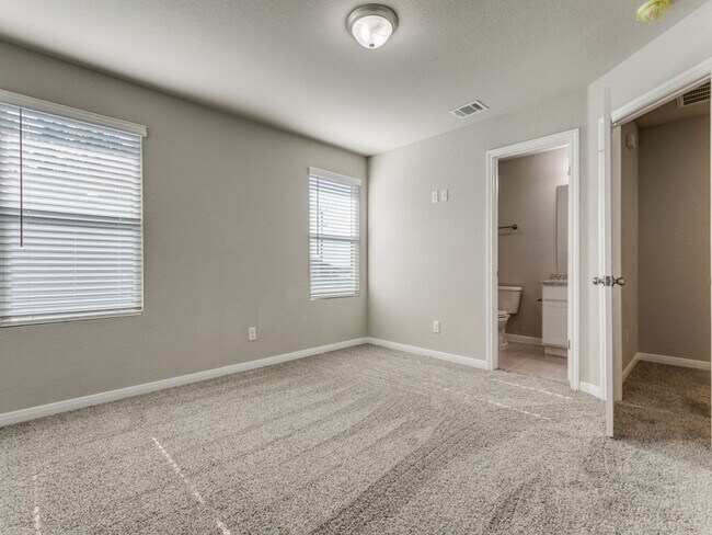 Building Photo - 1 Month Free Rent! New Construction Duplex!