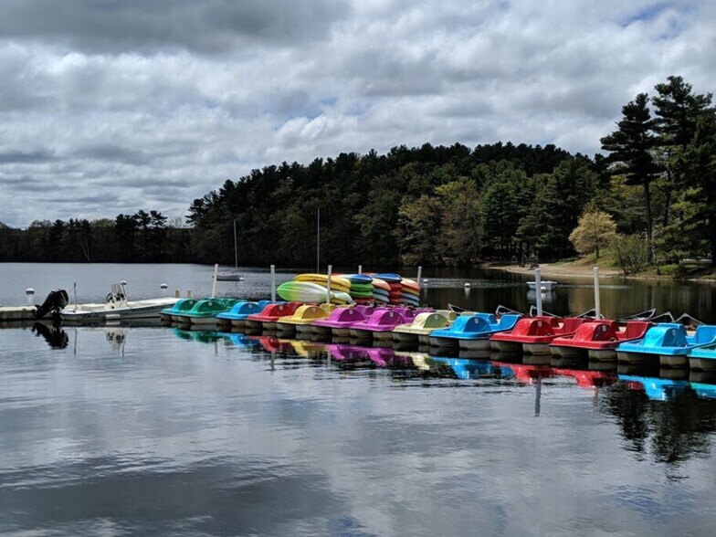 Building Photo - 253 Main St