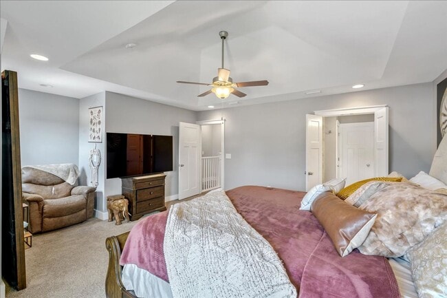 Building Photo - Stunning Tuscany Village Townhouse!