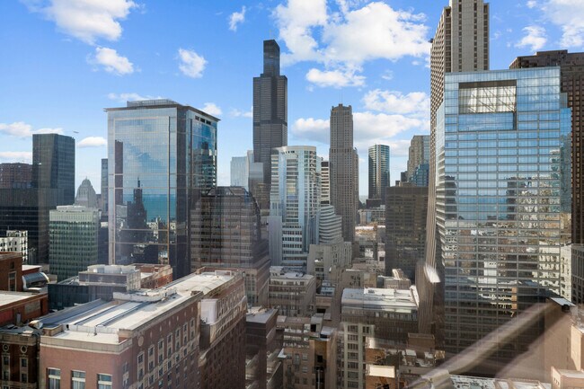 Building Photo - 60 E Monroe St