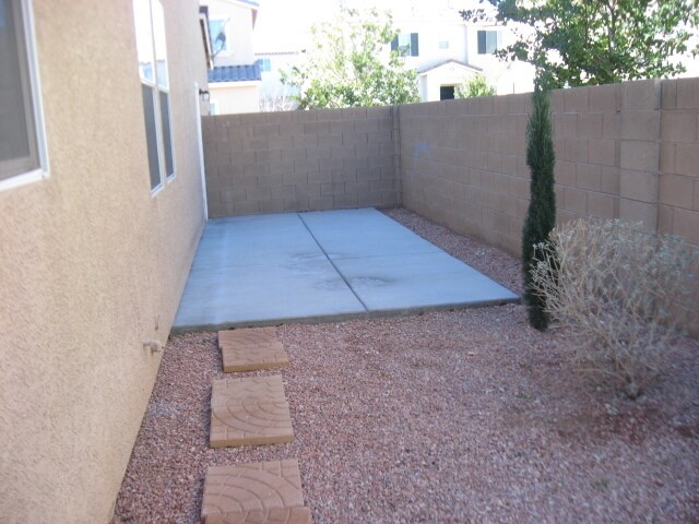 Building Photo - Beautiful, Spacious Four Bedroom + Loft Home in Gated Community!