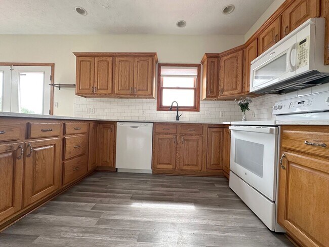 Building Photo - 8621 Lavender Cir