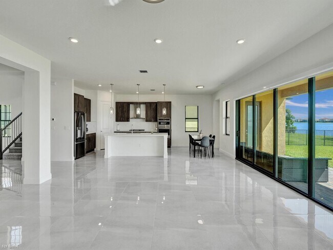 Building Photo - 5 br, 5.5 bath House - 9040 W Parkland Bay...