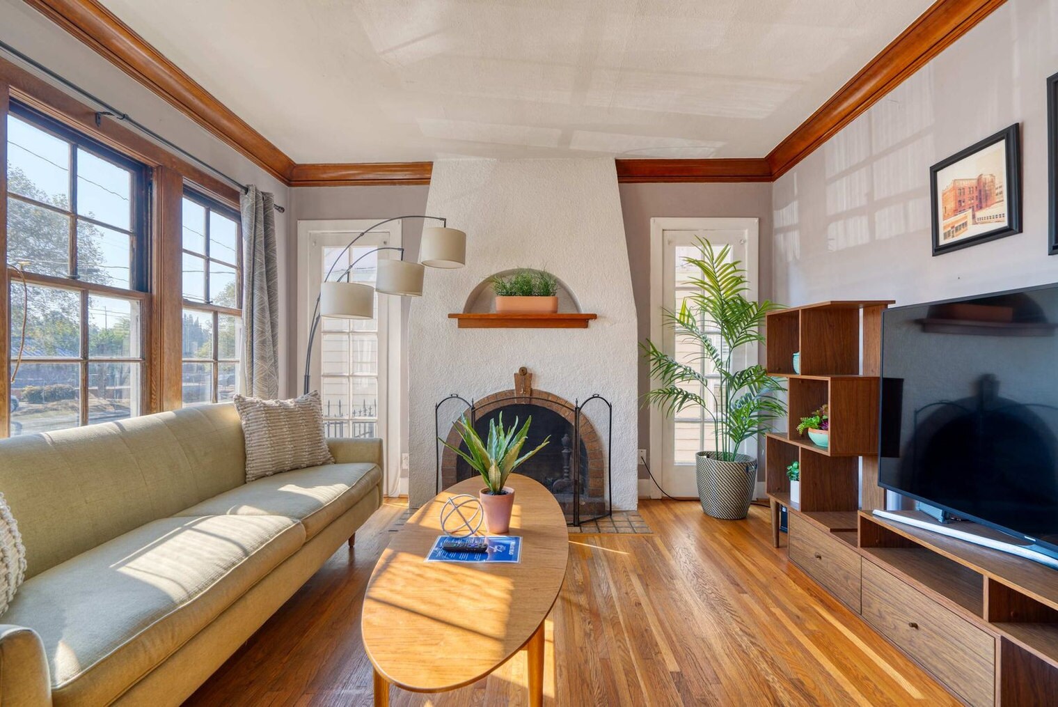 Building Photo - 3565 NE Broadway