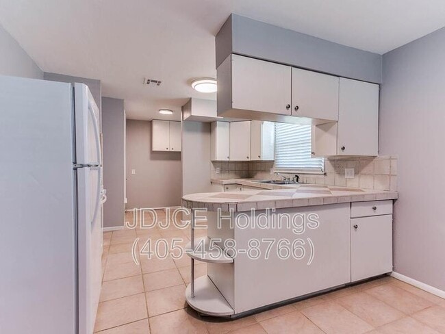 Building Photo - 513 E Northrup Dr