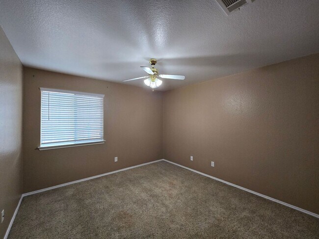 Building Photo - 5812 Durango Dr