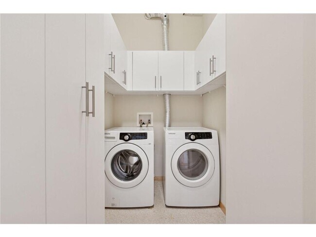 Building Photo - 201 S 11th St