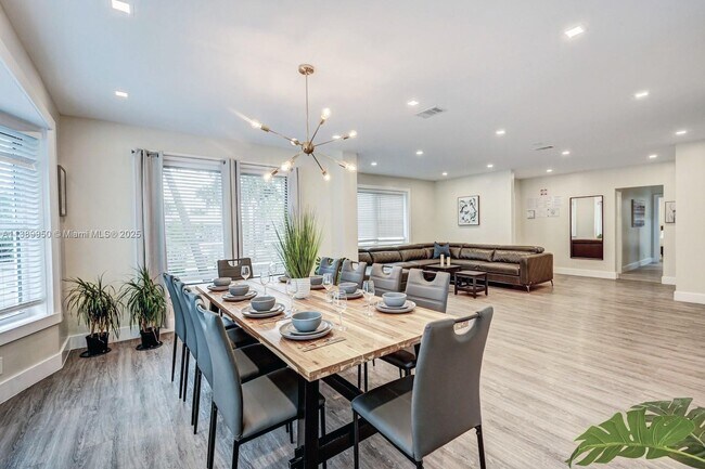 Building Photo - 801 Harrison St