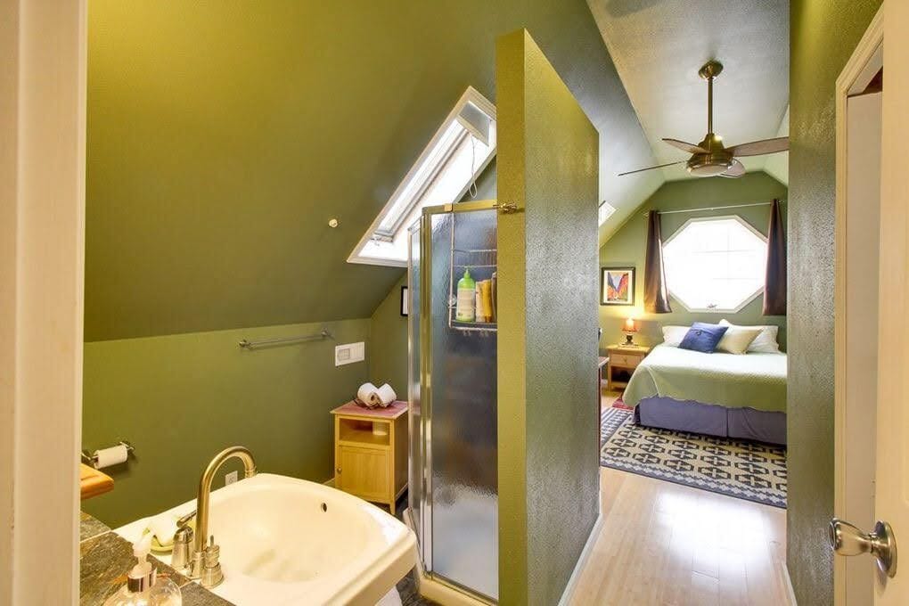 Building Photo - 1128 Hobson St