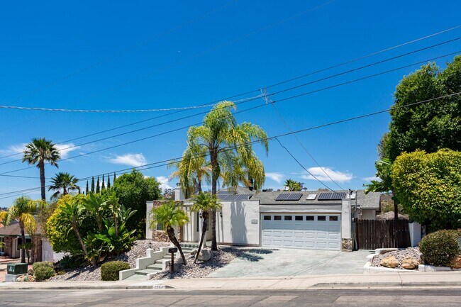 Building Photo - Spacious Entertainers Retreat in San Carlos!