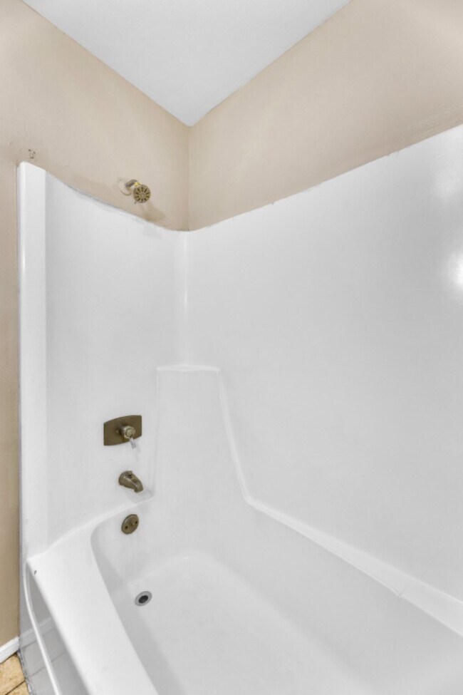 Building Photo - 3300 Hayes Ave