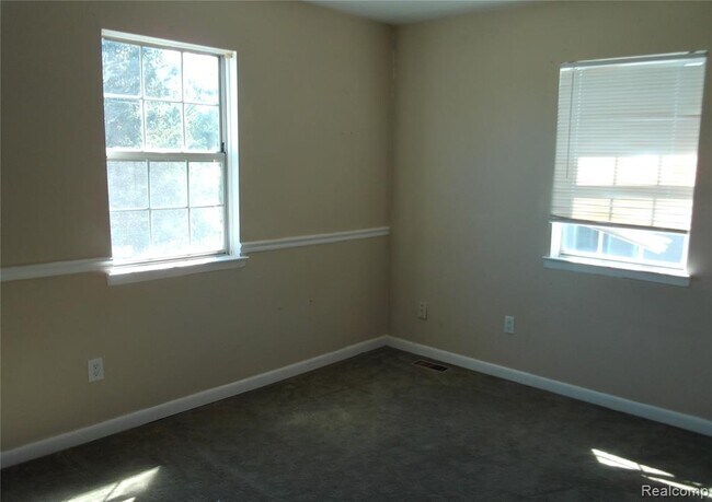 Building Photo - 37085 Brynford Dr