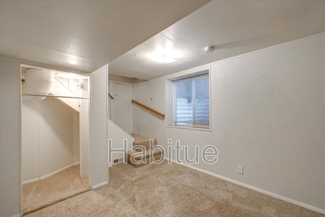 Building Photo - 1405 N 11th St