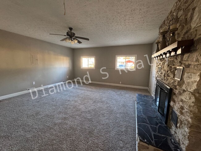 Building Photo - MOVE IN SPECIAL:  $200 OFF FIRST MONTHS' RENT