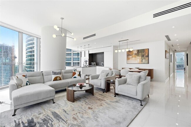 Building Photo - 300 Biscayne Blvd Way