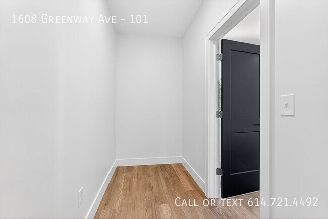 Building Photo - 1608 Greenway Ave