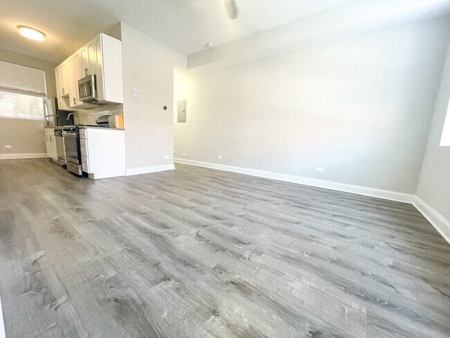 Building Photo - 3116 N Milwaukee Ave