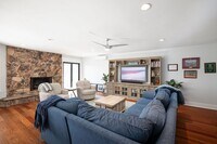 Building Photo - Furnished Summer Rental