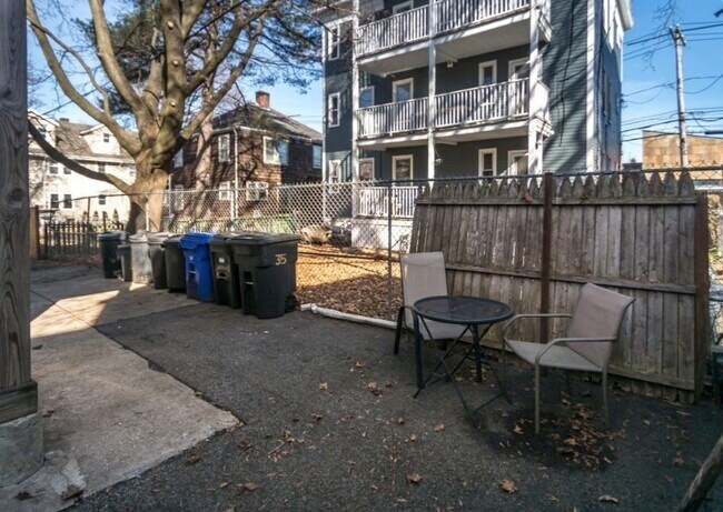 Building Photo - 37 Haskell St